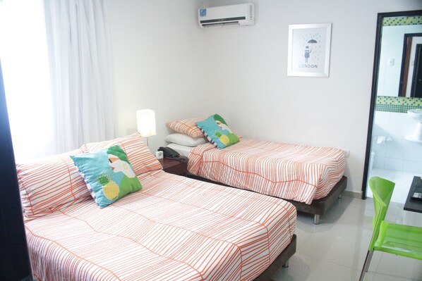 Chambre Triple Standard, 1 chambre | Literie de qualité supérieure, couette en duvet d'oie, surmatelas