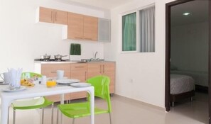 Apartment, 1 Bedroom | In-room dining - Golden House Hotel (Barranquilla)