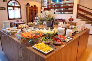 Petit déjeuner buffet compris tous les jours