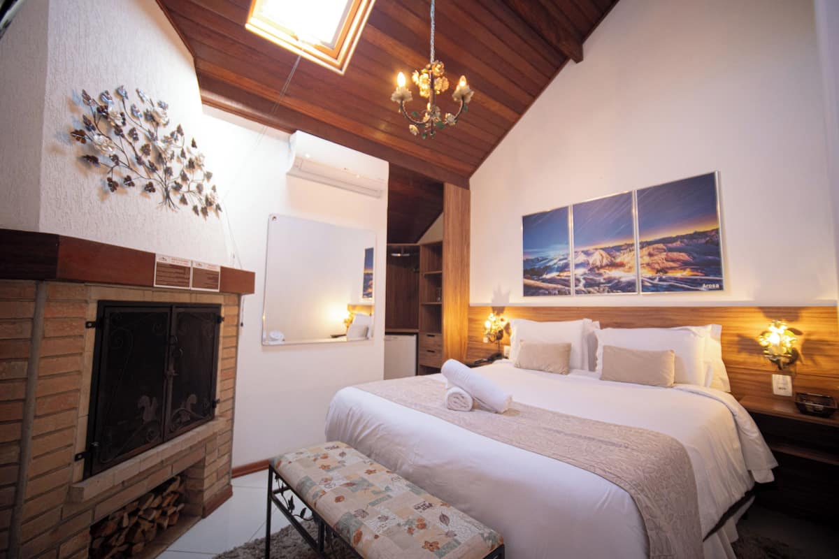 Quarto Duplo Standard sem Janela | 1 bedroom, minibar, individually decorated, individually furnished