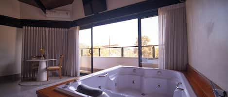Suíte Premium com Hidro e Vista | 客房景观
