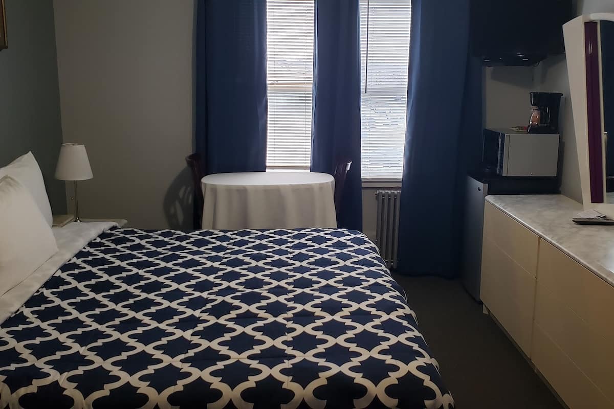 King Room | 1 bedroom, individually decorated, individually furnished