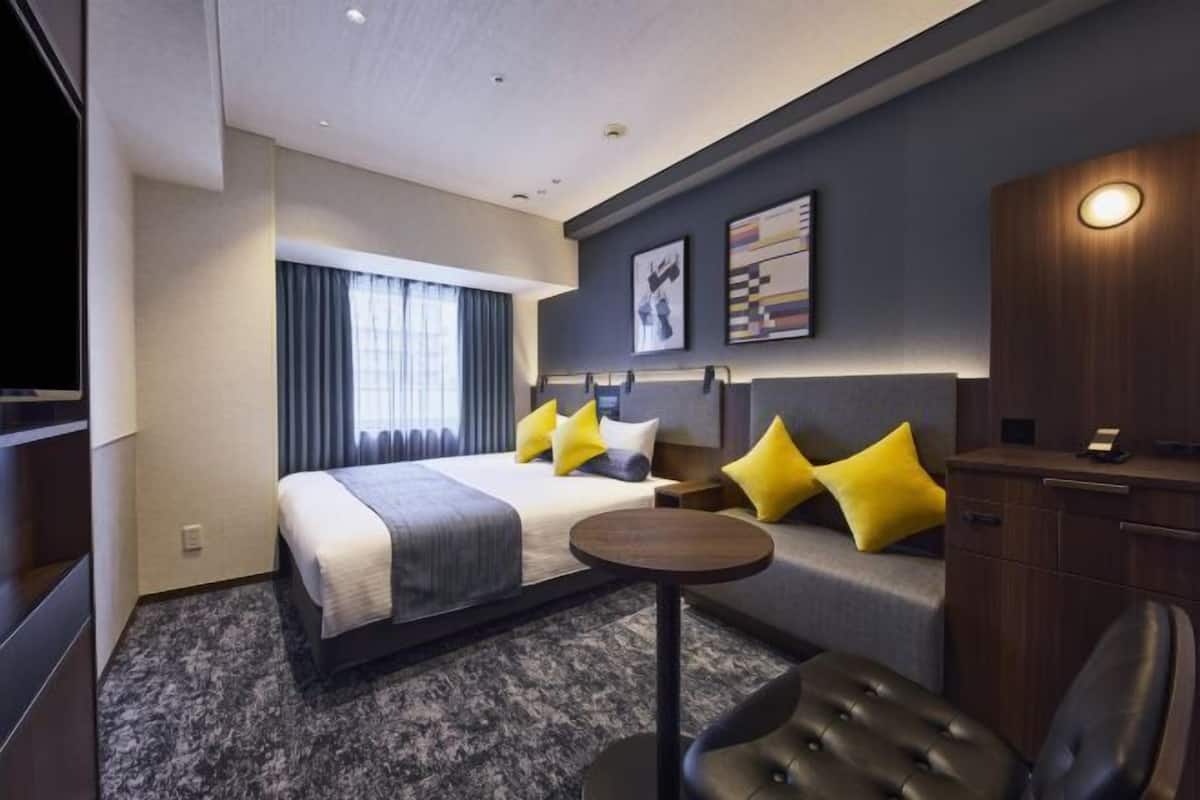 Free WiFi, bed sheets, wheelchair access