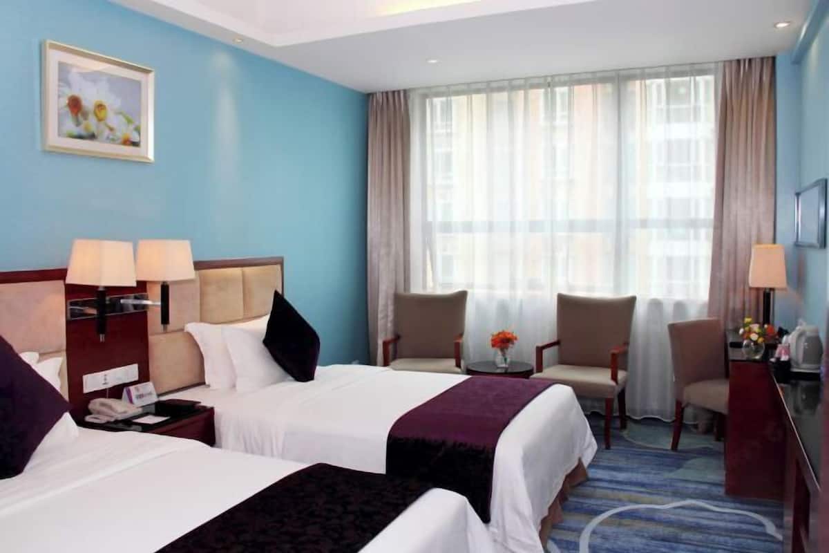 In-room safe, desk, soundproofing, free WiFi