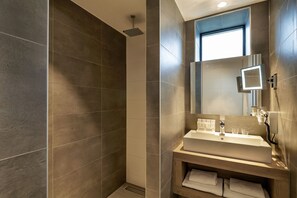 Standard Room | Bathroom - Van der Valk Hotel Breda (Breda)
