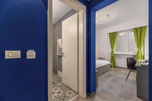 Kahden hengen standard-huone | Minibaari, tallelokero huoneessa, työpöytä