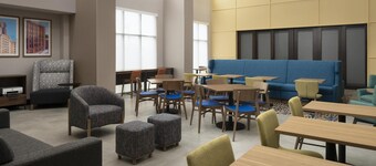 罗彻斯特/亨丽埃塔希尔顿欢朋套房酒店