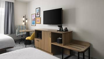 Escritorio, tabla de planchar con plancha y cunas gratuitas