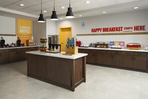 Free daily buffet breakfast - Hampton Inn & Suites Rochester/Henrietta (Rochester)