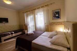 Caja fuerte, escritorio, espacio para trabajar con un portátil