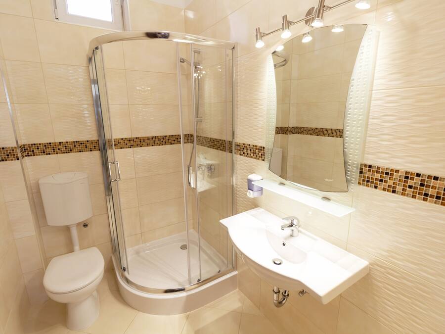 Family Apartment, 3 Bedrooms | Bathroom | Towels
