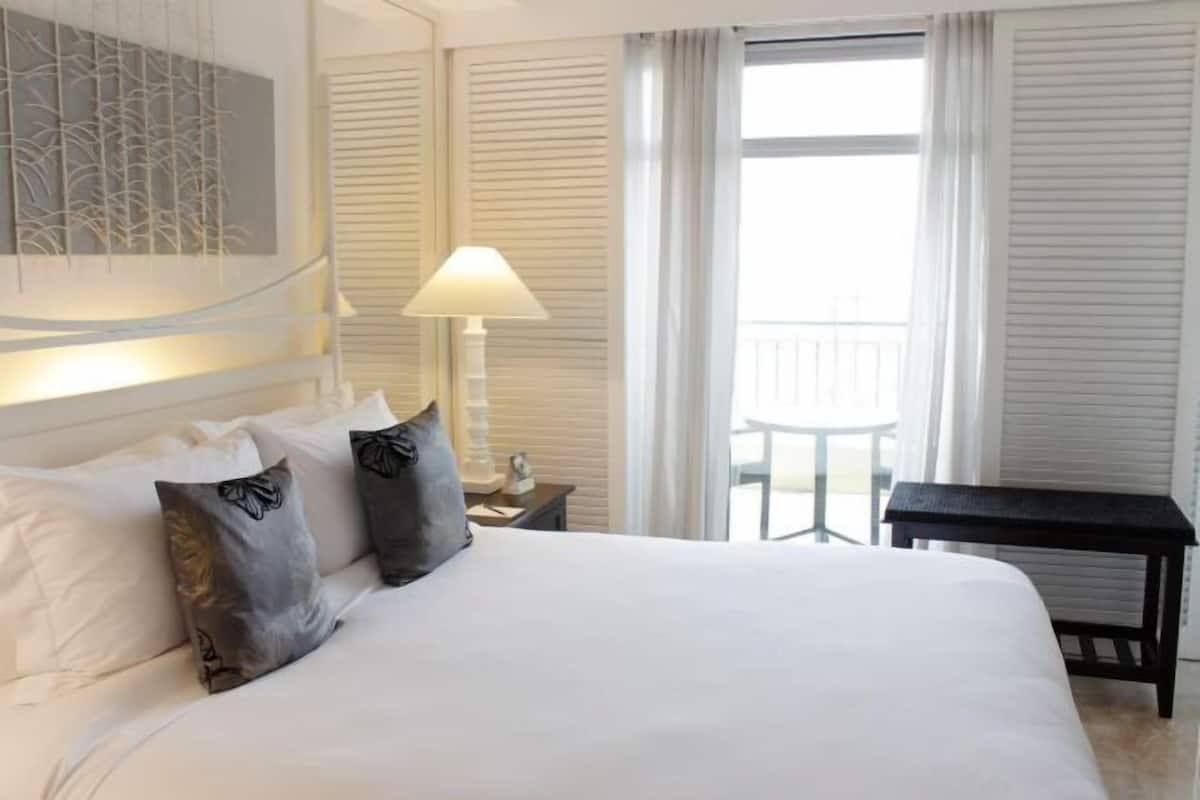 1 bedroom, in-room safe, desk, iron/ironing board