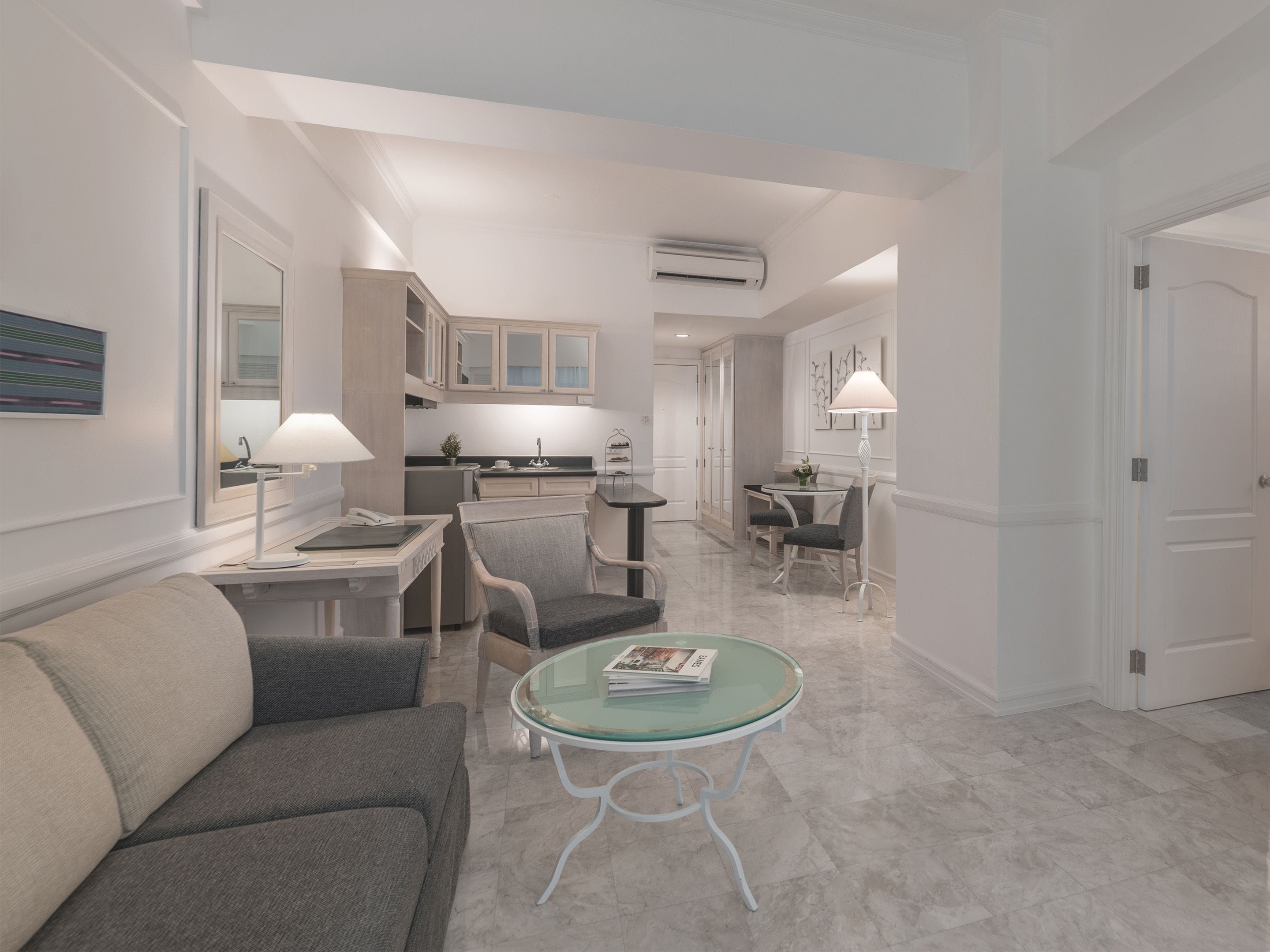 2 bedroom suite | 1 bedroom, in-room safe, desk, iron/ironing board