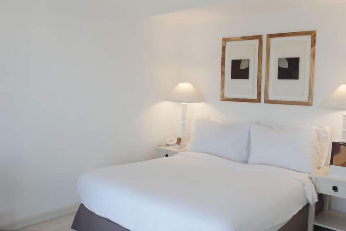 1 bedroom, in-room safe, desk, iron/ironing board