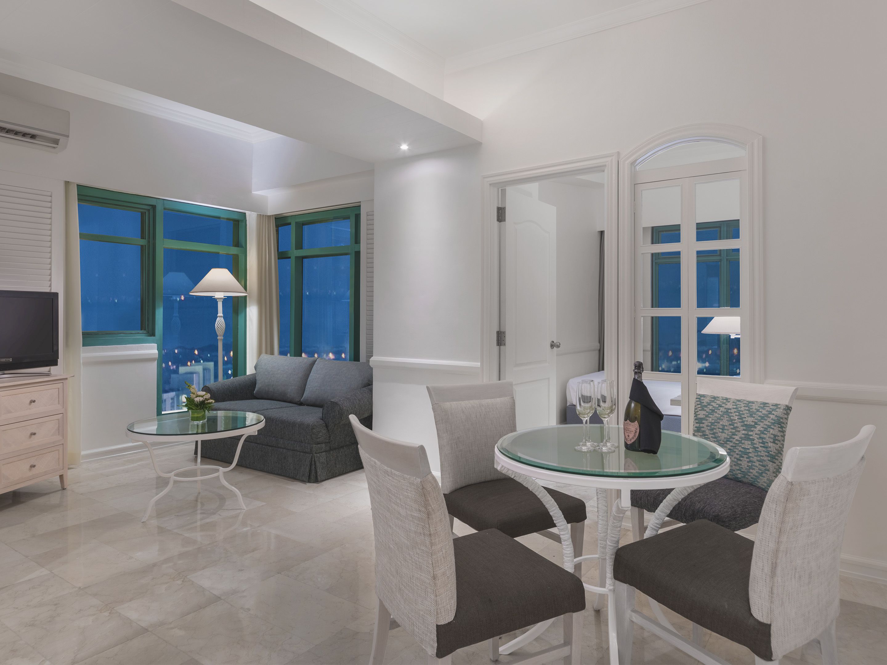 regal suite (2 bedroom suite) | 1 bedroom, in-room safe, desk, iron/ironing board