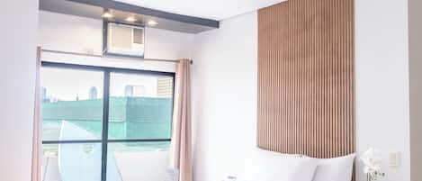 Mega Suite | Free WiFi, bed sheets