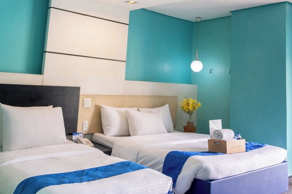 WiFi (free), bed sheets