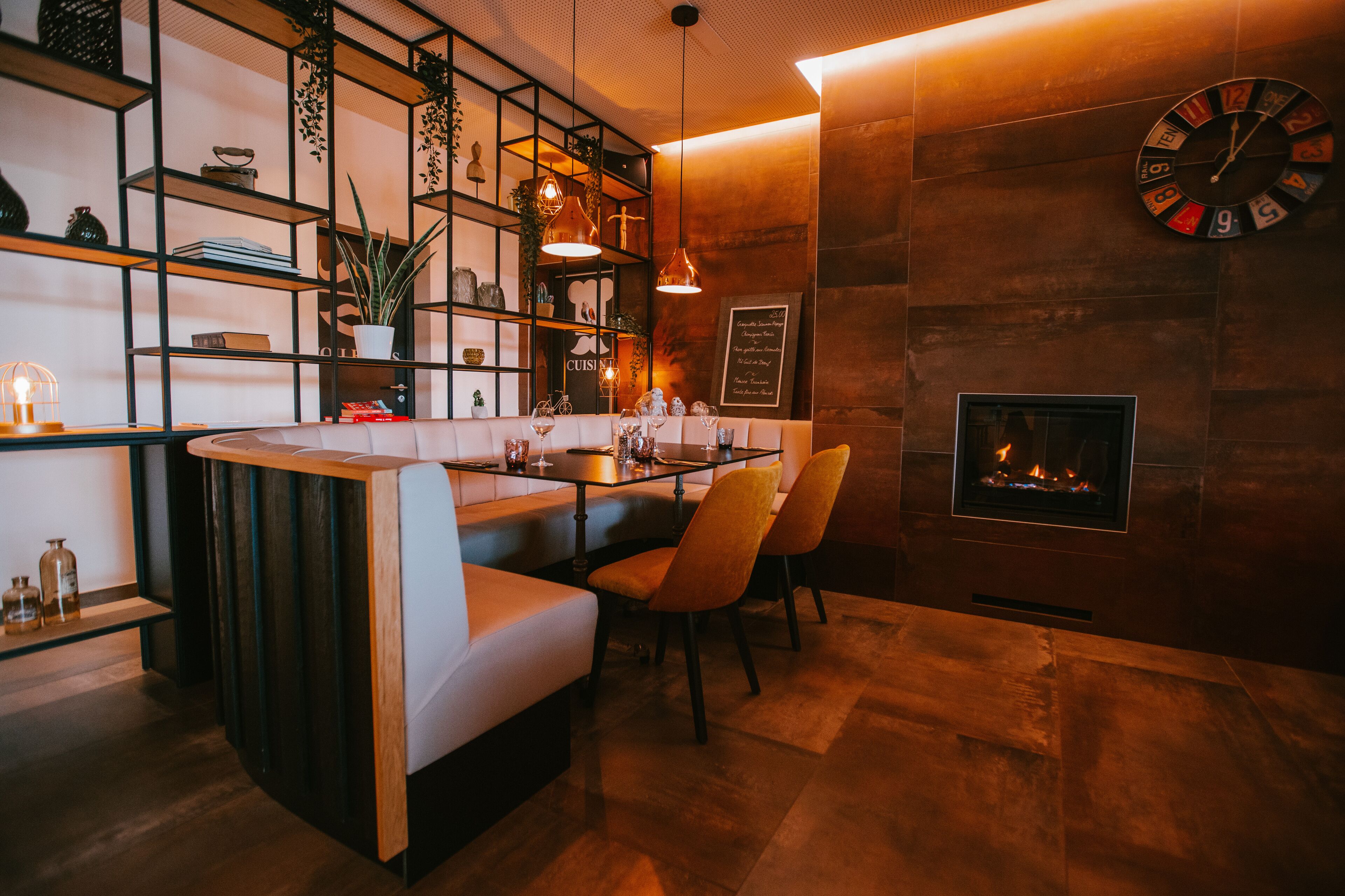 breakfast, lunch, dinner served; international cuisine, pool views