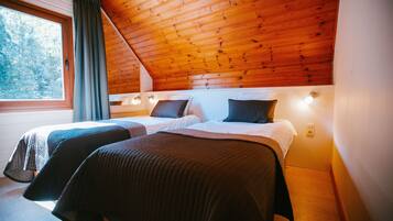 Traditional Cottage, 1 Bedroom, Fireplace, Garden Area | Blackout curtains, cots/infant beds, free WiFi, bed sheets