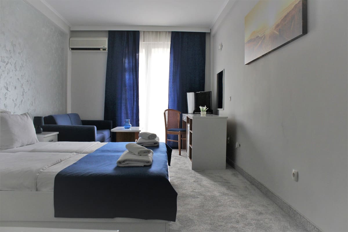 Minibar, in-room safe, desk, cribs (surcharge)