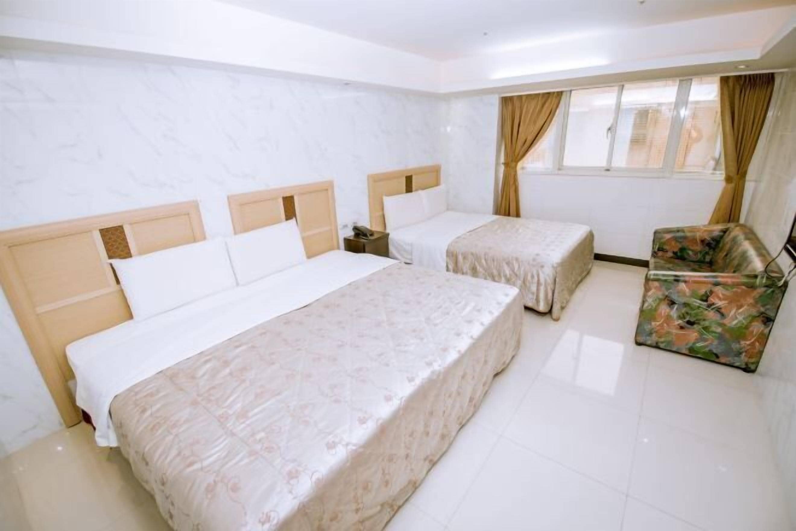 Matelas mémoire de forme, minibar, Wi-Fi gratuit, draps fournis