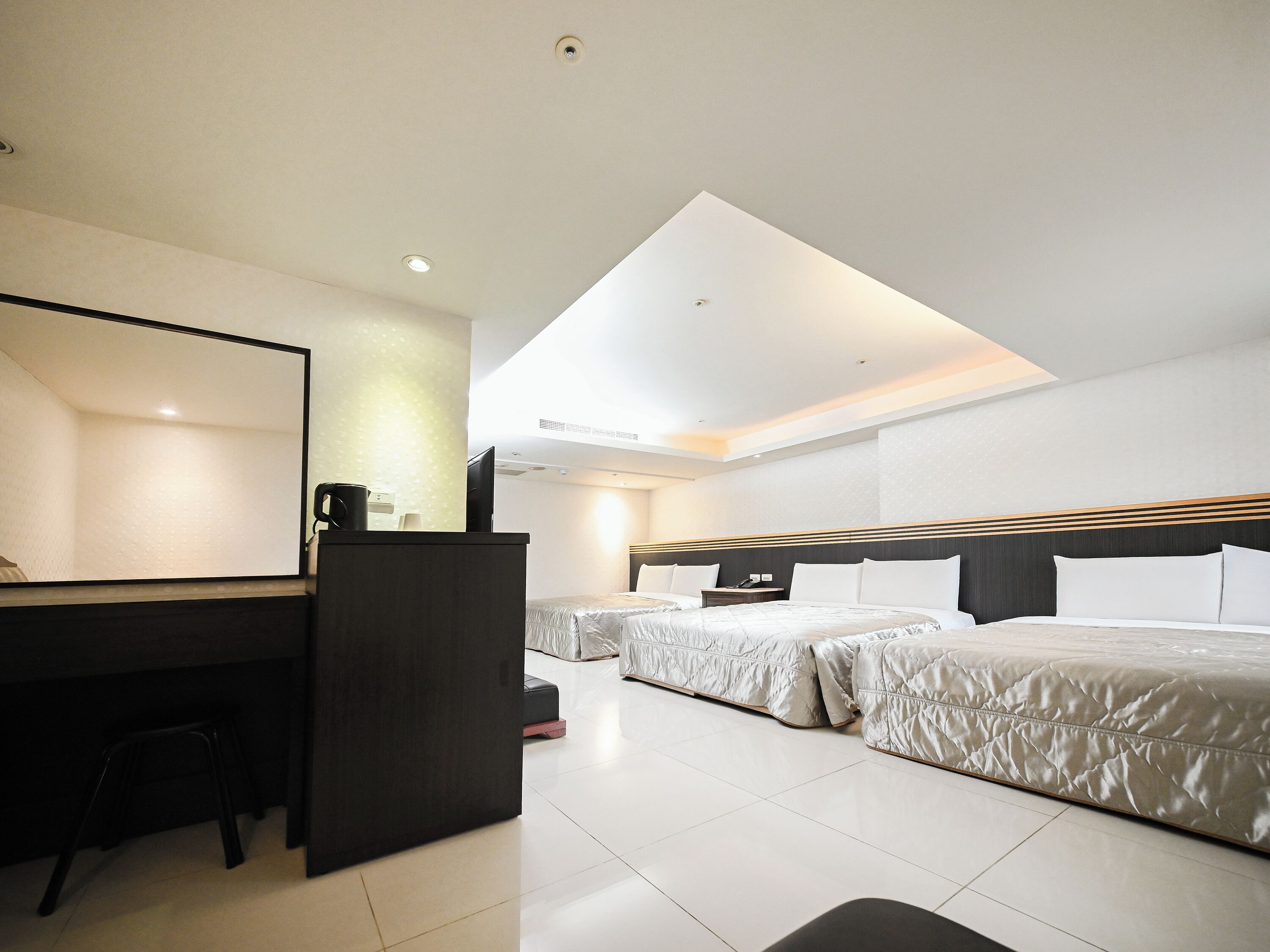 Memory-foam beds, minibar, free WiFi, bed sheets