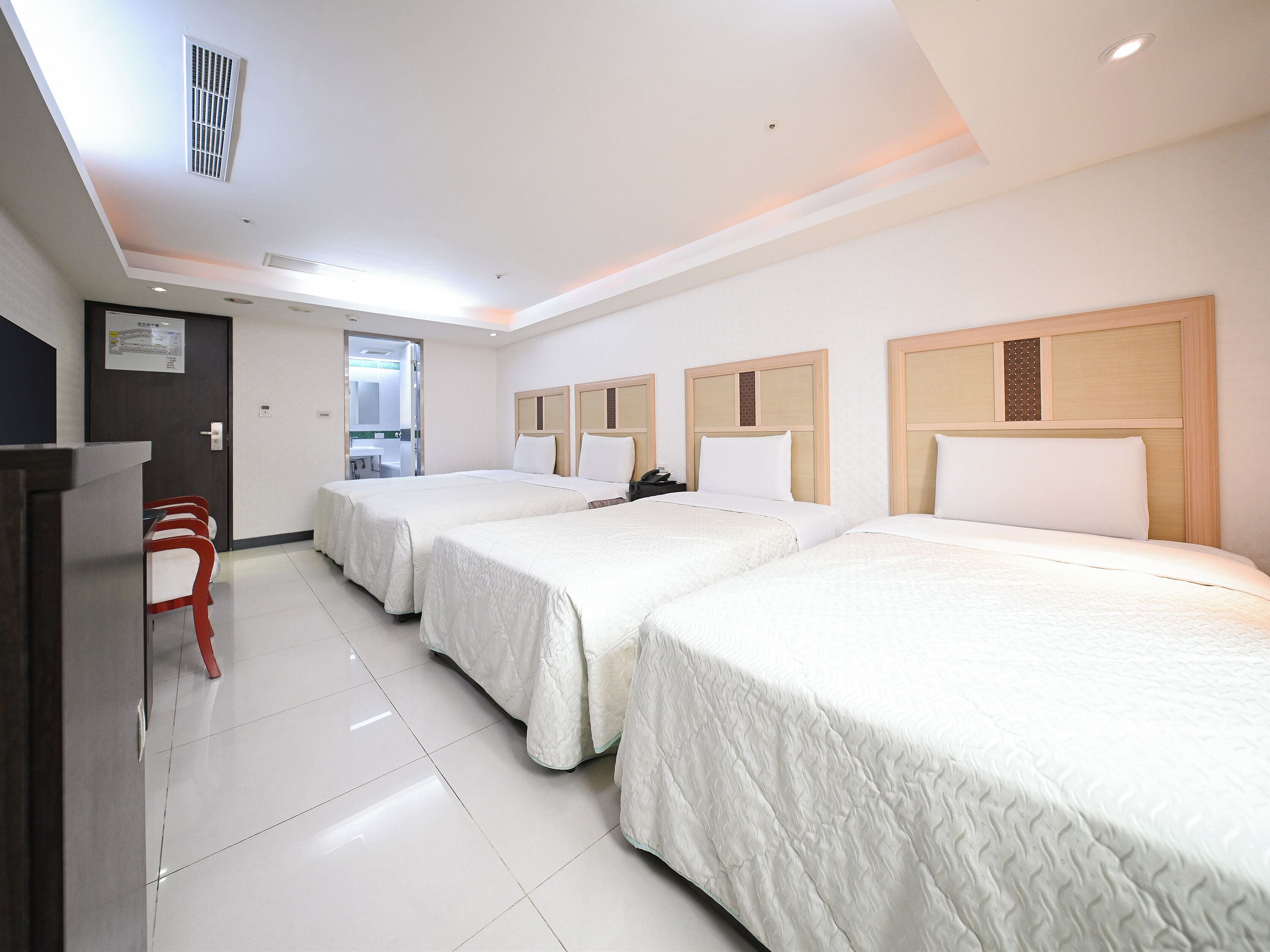 Memory-foam beds, minibar, free WiFi, bed sheets