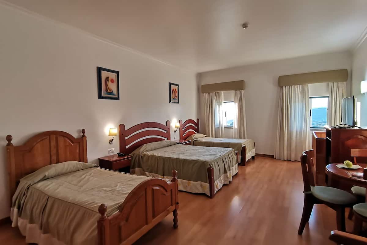 triple room | in-room safe, desk, soundproofing, rollaway beds