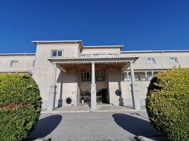 Fachada de la propiedad