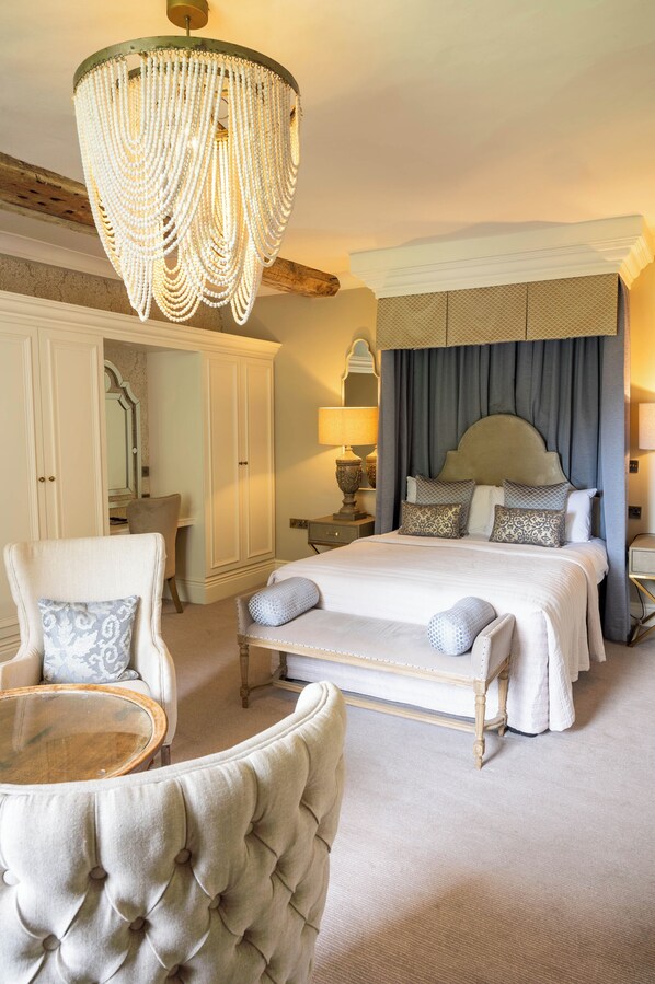 Manor Deluxe | 1 bedroom, iron/ironing board, free WiFi, bed sheets