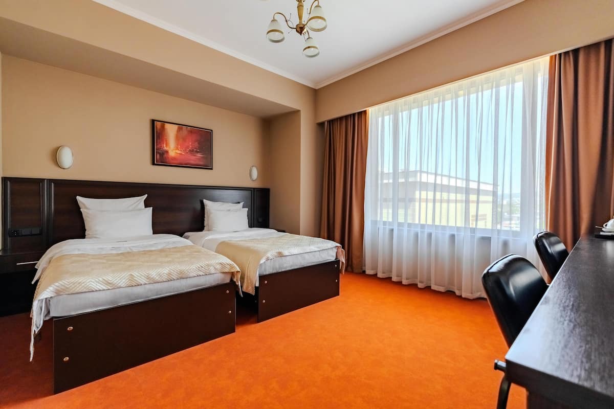 Minibar, in-room safe, desk, free cots/infant beds