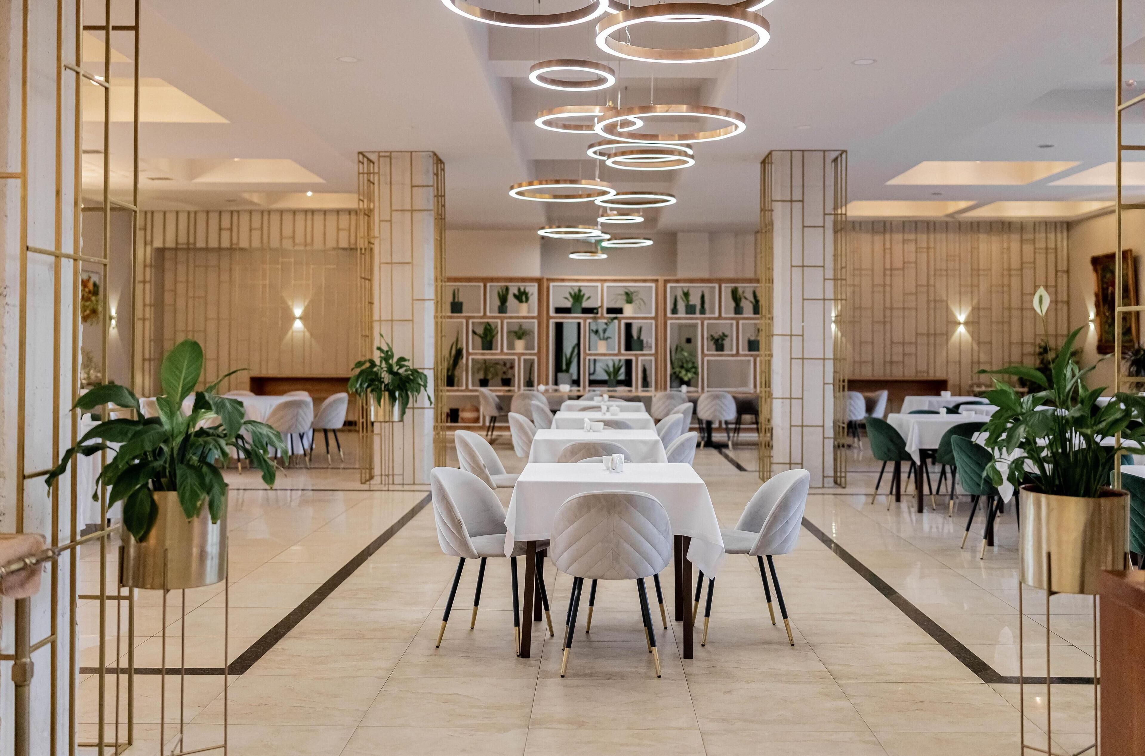 Free daily full breakfast 