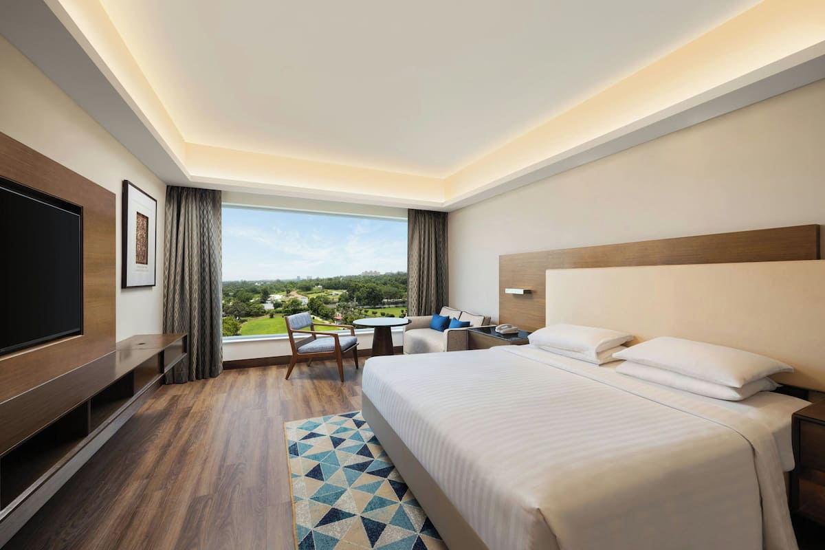 1 bedroom, premium bedding, minibar, in-room safe