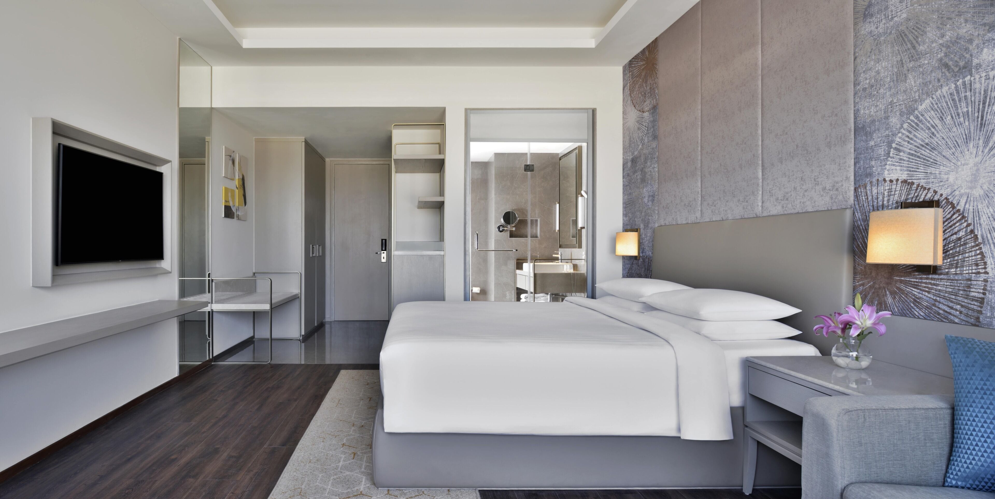 Ropa de cama de alta calidad y minibar 