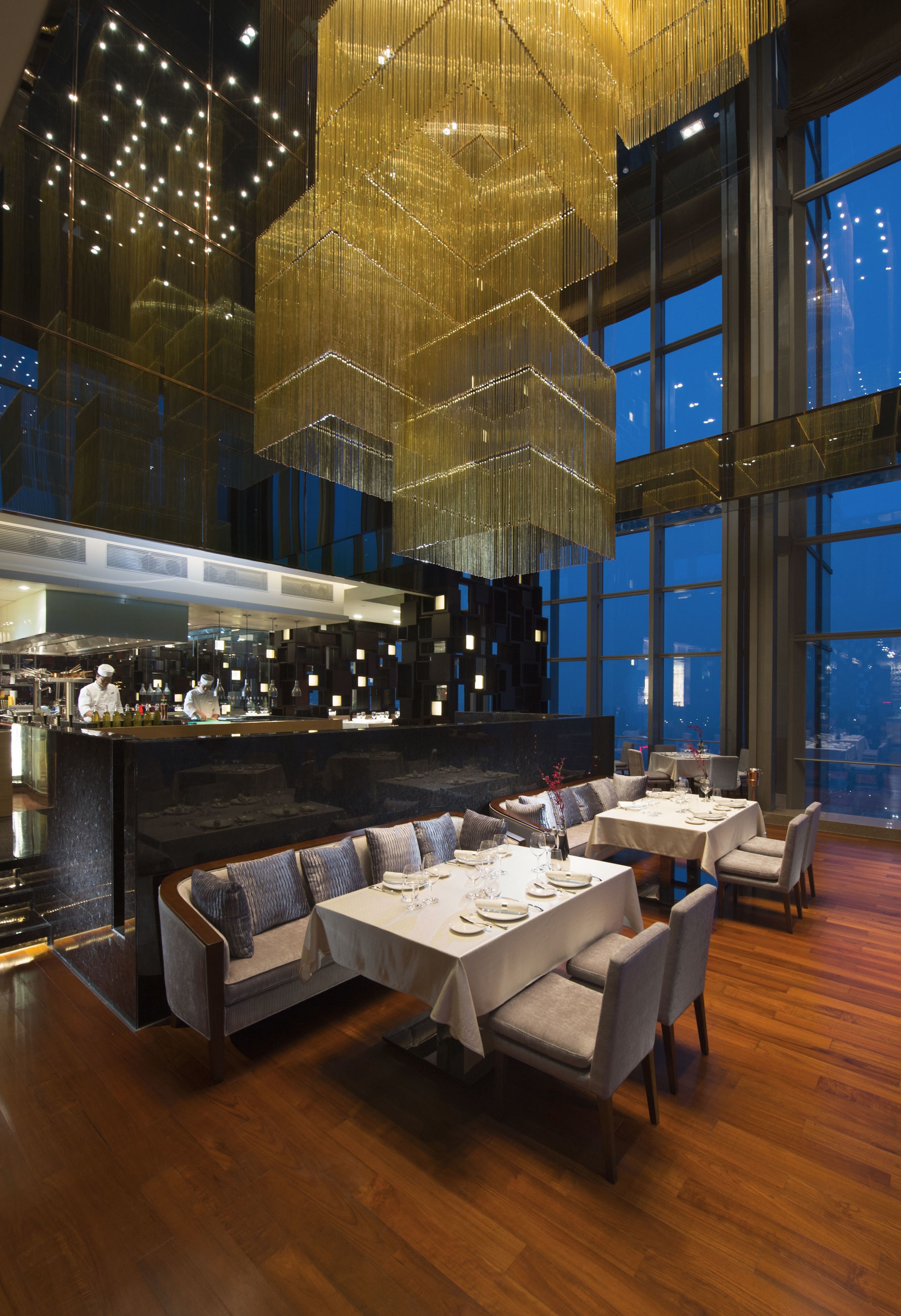 6 restaurants, breakfast, lunch, dinner served; Chinese cuisine 