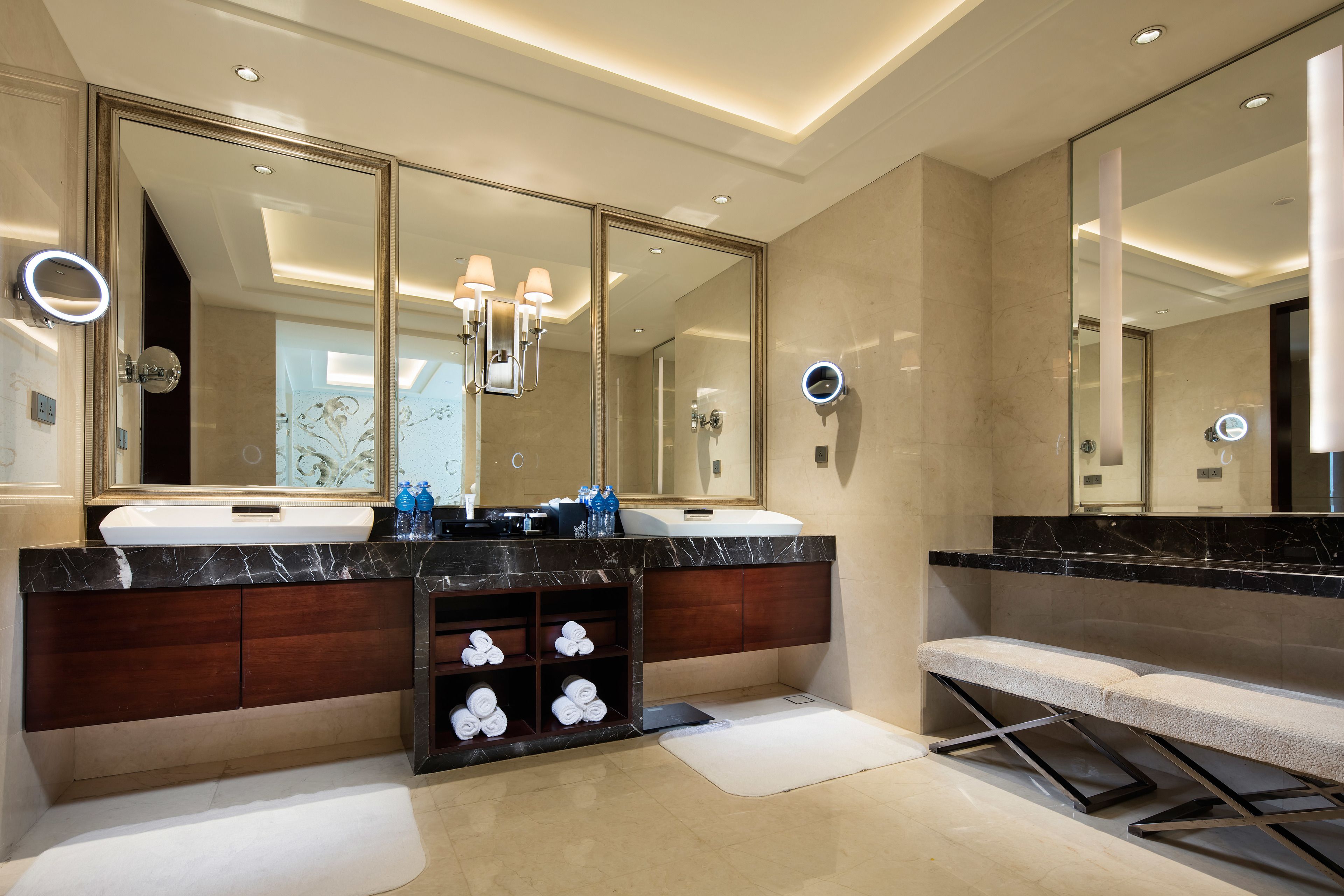 presidential suite with access to lounge | bathroom | separate bathtub and shower, deep-soaking bathtub