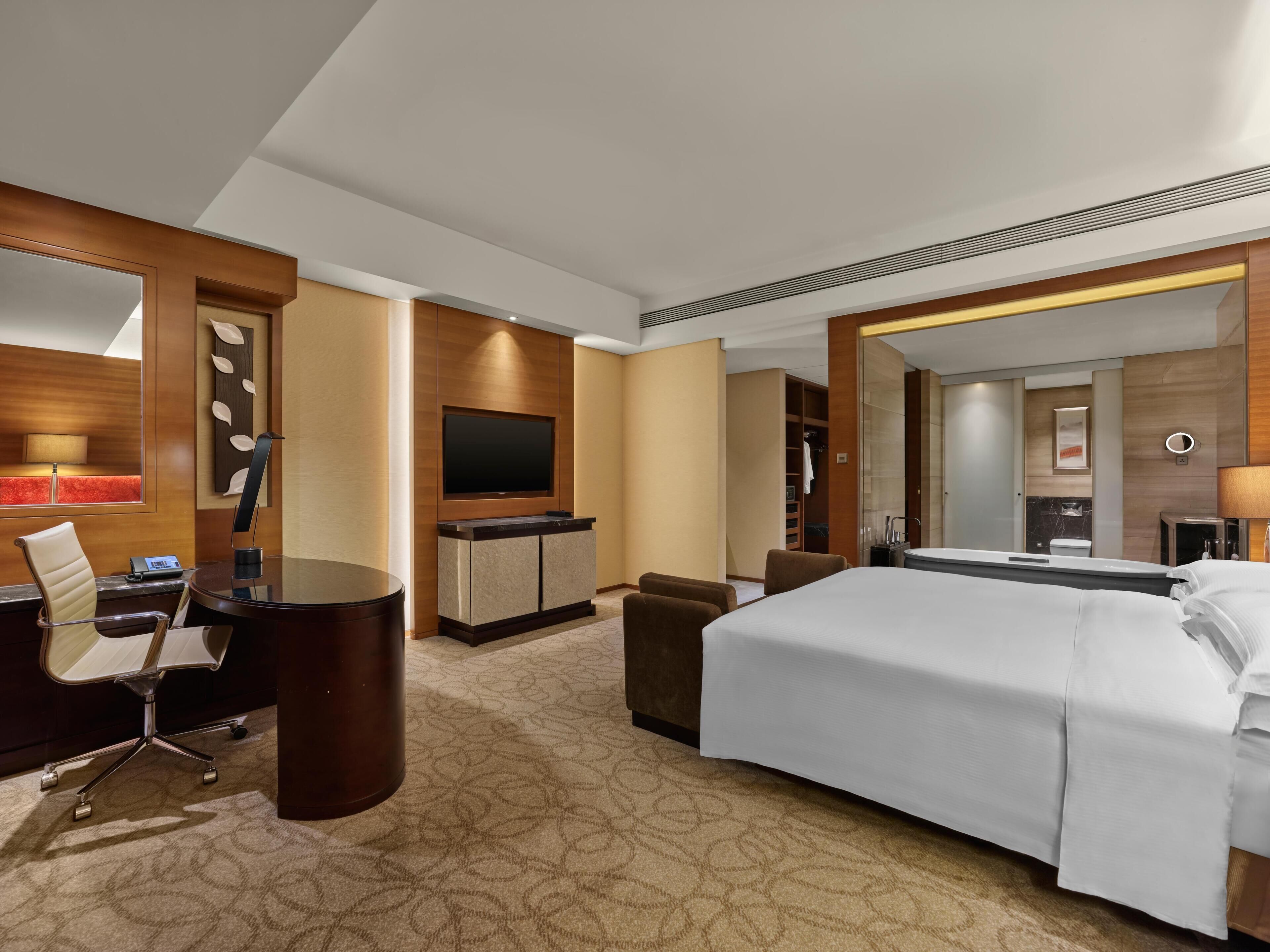 1 KING BED HILTON DELUXE