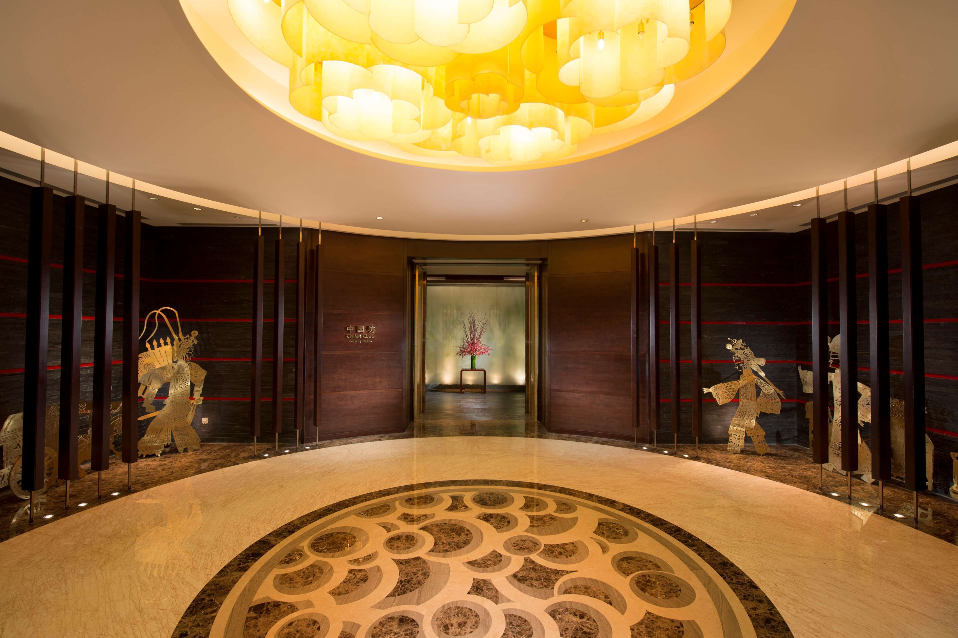 6 restaurants, breakfast, lunch, dinner served; chinese cuisine