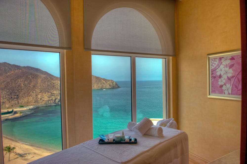 Oceanic Khorfakkan Resort And Spa