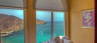 Oceanic Khorfakkan Resort And Spa