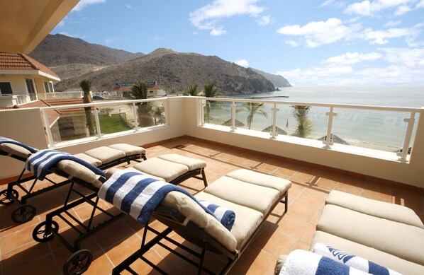 Two Bedroom Beach Villa | Minibar, in-room safe, desk, laptop workspace - Oceanic Khorfakkan Resort And Spa (Khor Fakkan)