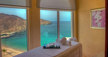 Oceanic Khorfakkan Resort And Spa