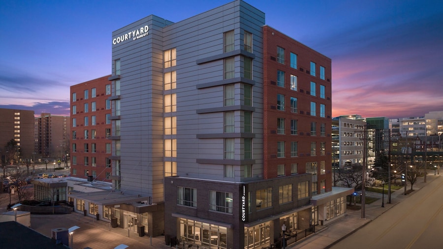 Courtyard by Marriott Cleveland University Circle