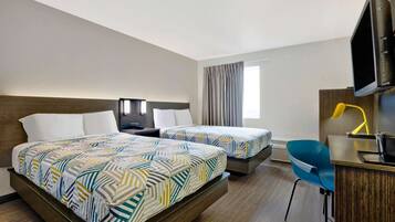 Hypo-allergenic bedding, desk, free WiFi