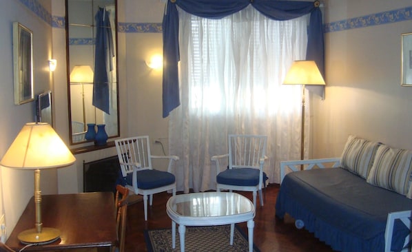 Living area - Edificio Charcas Apart Hotel (Buenos Aires)