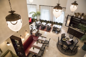 Esmorzar diari complet (100 ILS per persona)