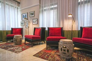 Sarapan lengkap setiap hari (ILS 100 per orang)