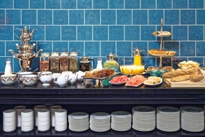Daily buffet breakfast for a fee