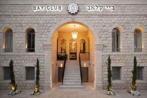 Property entrance - Bay Club Hotel (Haifa)