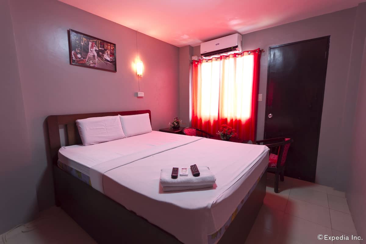 In-room safe, free WiFi